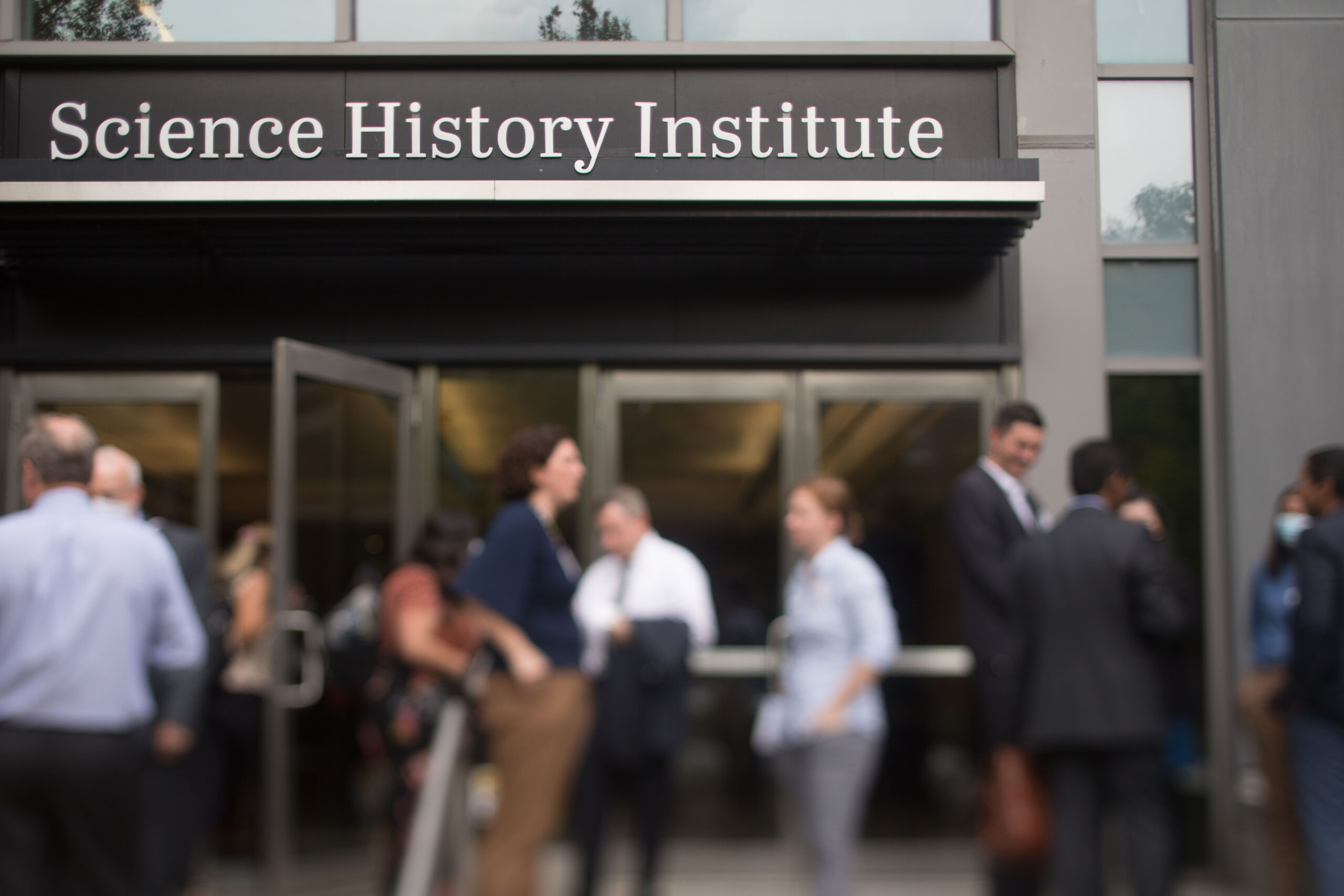 Science History Institute Chestnut Street Entrance with people
