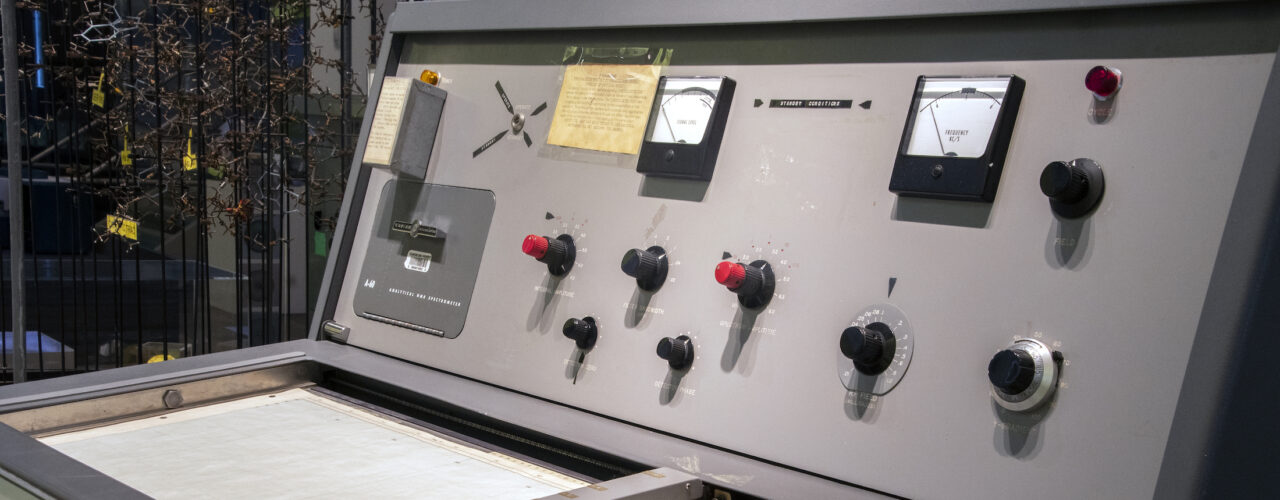 side view of a Varian A-60 spectrometer